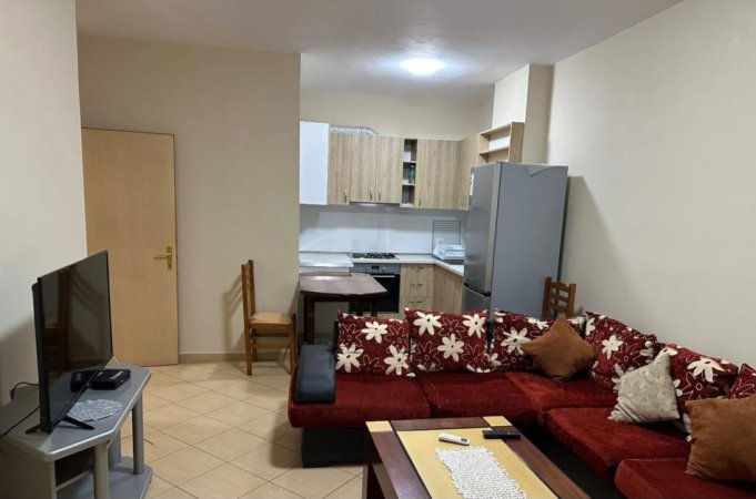 Tirane, jepet me qera apartament 1+1 Kati 8, 74 m² 400 € (astir)