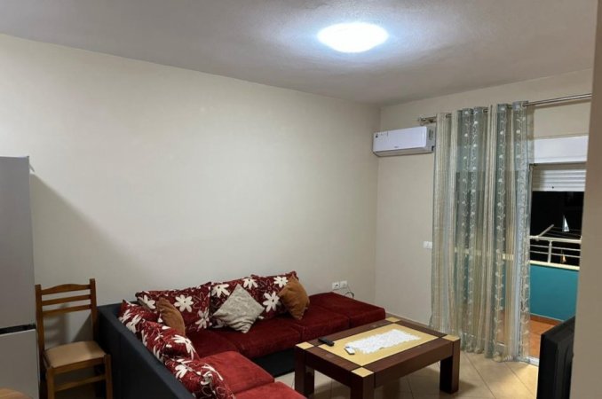Tirane, jepet me qera apartament 1+1 Kati 8, 74 m² 400 € (astir)