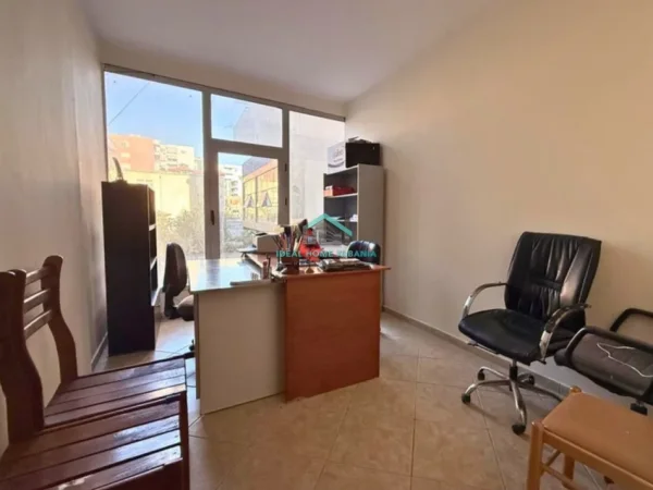 Vlore, shitet zyre Kati 2, 16 m² 30.000 € (VLORE)