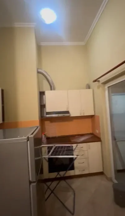 Tirane, jepet me qera apartament 1+1 Kati 1, 60 m² 450 € (RRUGA E DIBRES)