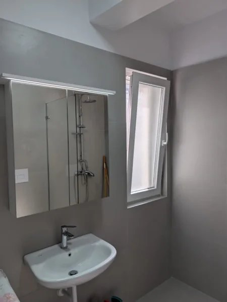 Tirane, jepet me qera apartament 2+1 Kati 2, 83 m² 700 € (ASTIR)