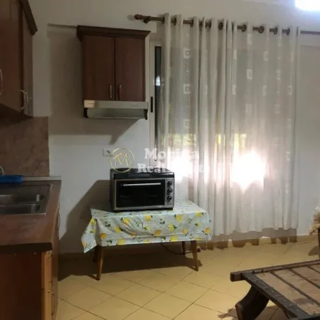 Tirane, jepet me qera shtepi 2+1 Kati 1, 100 m² 350 € (Rruga e Elbasanit)