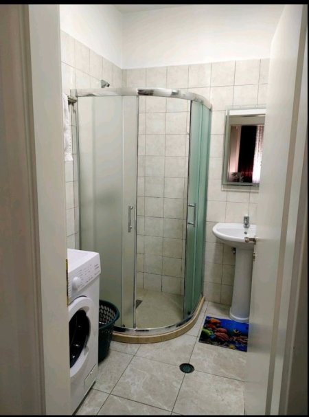 Tirane, jepet me qera apartament 2+1 Kati 7, 70 m² 300 € (kamez)