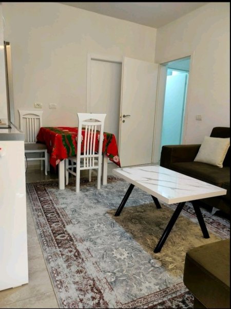 Tirane, jepet me qera apartament 2+1 Kati 7, 70 m² 300 € (kamez)