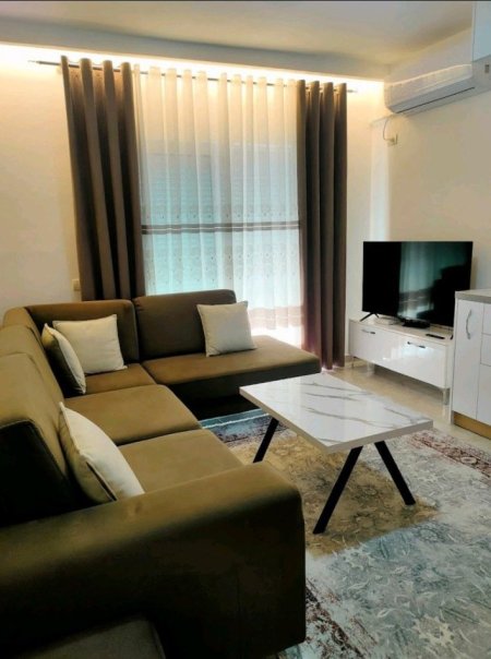 Tirane, jepet me qera apartament 2+1 Kati 7, 70 m² 300 € (kamez)
