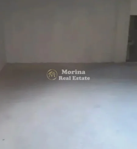 Tirane, jepet me qera ambjent biznesi Kati 0, 130 m² 700 € (21 Dhjetori)