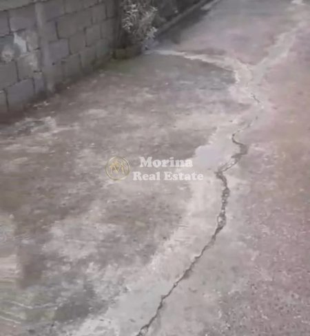 Tirane, jepet me qera ambjent biznesi Kati 0, 130 m² 700 € (21 Dhjetori)