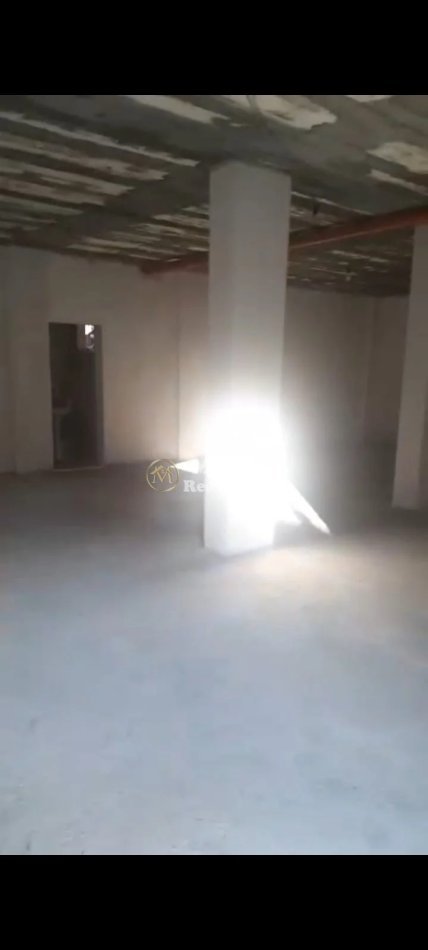 Tirane, jepet me qera ambjent biznesi Kati 0, 130 m² 700 € (21 Dhjetori)