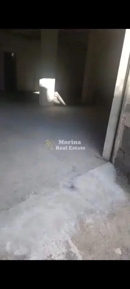Tirane, jepet me qera ambjent biznesi Kati 0, 130 m² 700 € (21 Dhjetori)