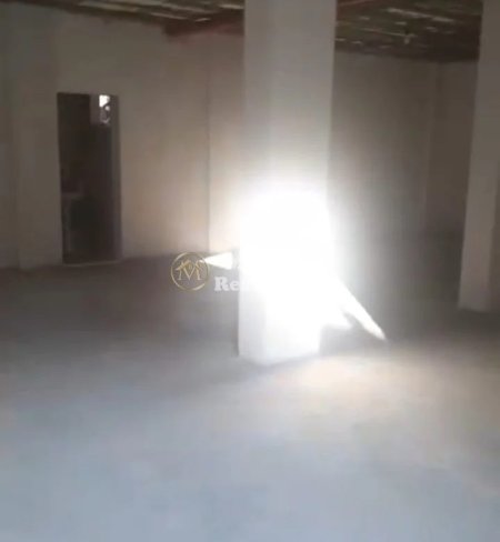 Tirane, jepet me qera ambjent biznesi Kati 0, 130 m² 700 € (21 Dhjetori)