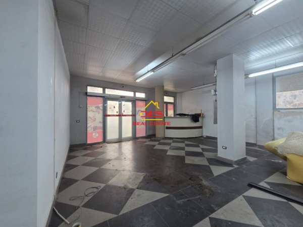 Vlore, shitet ambjent biznesi Kati 0, 350 m² (Rruga Fiqirete Musta)