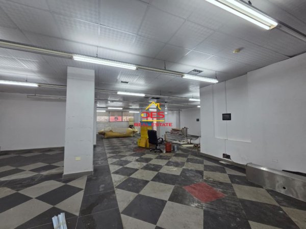 Vlore, shitet ambjent biznesi Kati 0, 350 m² (Rruga Fiqirete Musta)