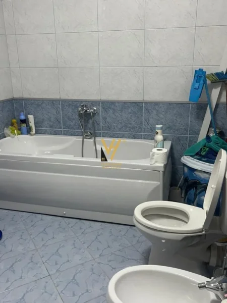 Tirane, jepet me qera apartament 2+1 Kati 6, 120 m² 700 € (ISH PROFARMA)
