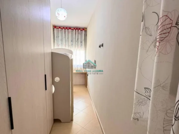 Vlore, jepet me qera apartament 2+1+Ballkon Kati 3, 70 m² 450 € (VLORE)