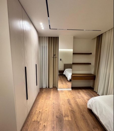 Tirane, jepet me qera apartament 2+1 Kati 4, 70 m² 900 € (XHAMLLIKU)