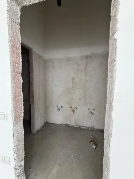 Tirane, jepet me qera ambjent biznesi Kati 0, 300 m² 4.000 € (GREEN CITY)