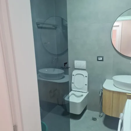 Tirane, jepet me qera apartament 2+1 Kati 7, 130 m² 800 € (21 DHJETORI)