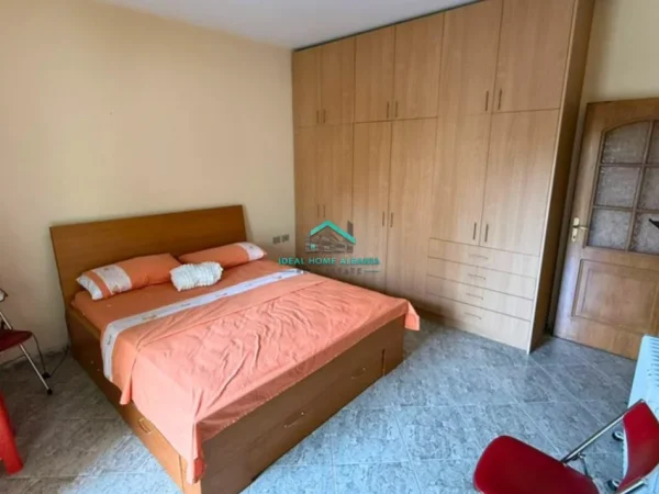 Vlore, jepet me qera apartament 1+1+Ballkon Kati 3, 60 m² 350 € (VLORE)