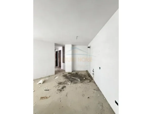 Tirane, shitet apartament 2+1 Kati 1, 124 m² 220.000 € (Liqeni i Thate)