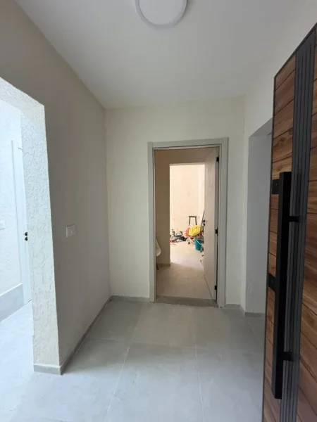 Tirane, jepet me qera zyre Kati 0, 40 m² 450 € (Mozaiku i Tiranes ,Zogu i Zi)