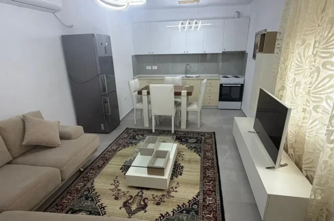 Tirane, jepet me qera apartament 2+1 Kati 2, 95 m² 650 € (stacioni i trenit)