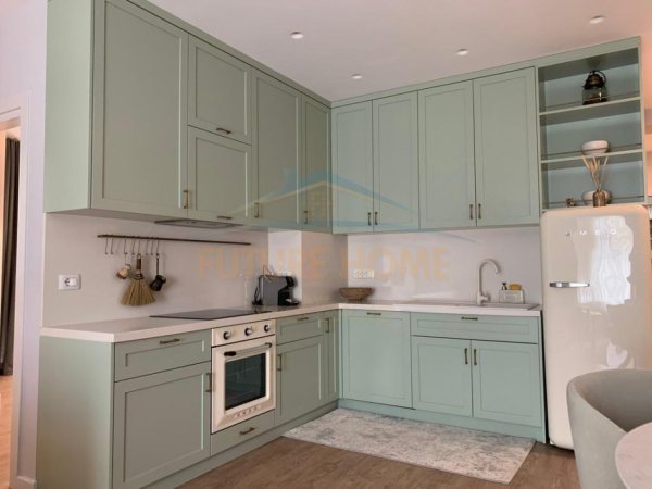 Tirane, jepet me qera apartament 2+1 , 103 m² 1.200 € 