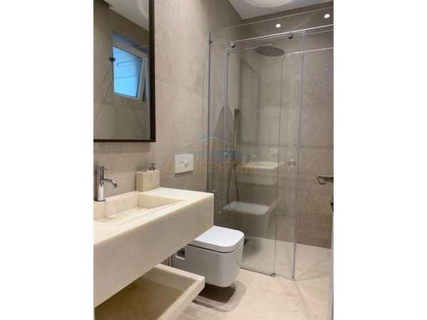 Tirane, jepet me qera apartament 2+1 , 103 m² 1.200 € 