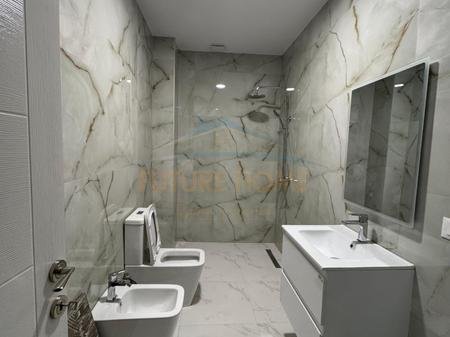 Tirane, shitet apartament 2+1 Kati 1, 98 m² 135.000 € (Rr Shefqet Kuka)