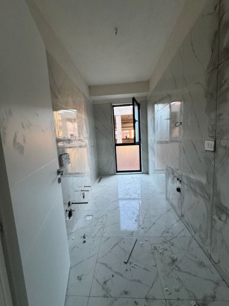 Tirane, shes apartament 3+1+Ballkon Kati 1, 180 m² 207.800 € (Astir)