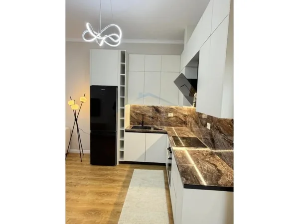 Shqiperi, shitet apartament 1+1 Kati 1, 95 m² 169.000 € (Unaza e Re)