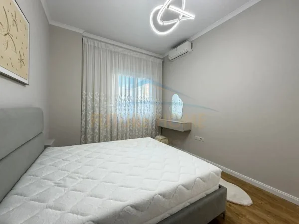 Shqiperi, shitet apartament 1+1 Kati 1, 95 m² 169.000 € (Unaza e Re)