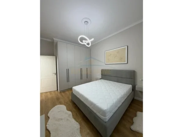 Shqiperi, shitet apartament 1+1 Kati 1, 95 m² 169.000 € (Unaza e Re)