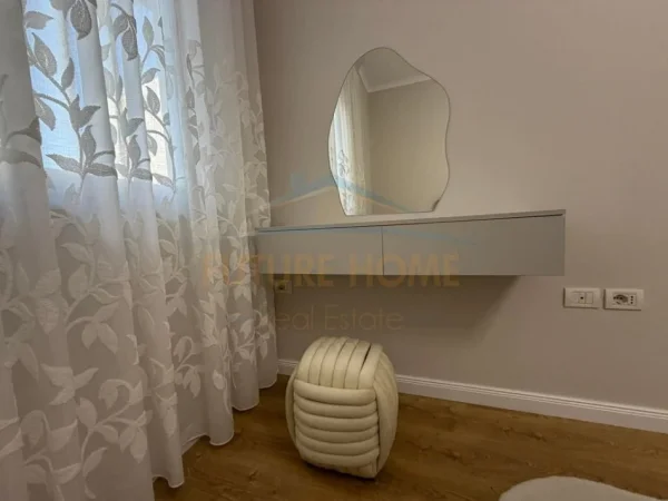 Shqiperi, shitet apartament 1+1 Kati 1, 95 m² 169.000 € (Unaza e Re)