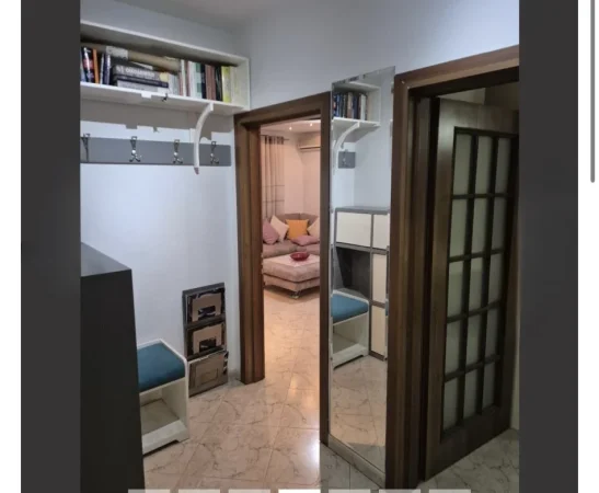 Tirane, jepet me qera apartament 1+1+Ballkon Kati 4, 63 m² 550 € (Rr. Ndre Mjeda ish parku)