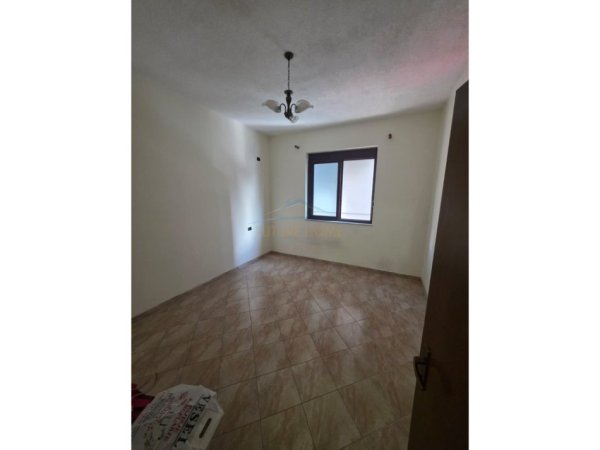 Tirane, jepet me qera ambjent biznesi Kati 2, 100 m² 950 € (Asim Vokshi, prane Hipotekes)