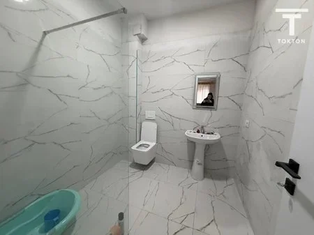 Tirane, shitet apartament 2+1 Kati 1, 125 m² 