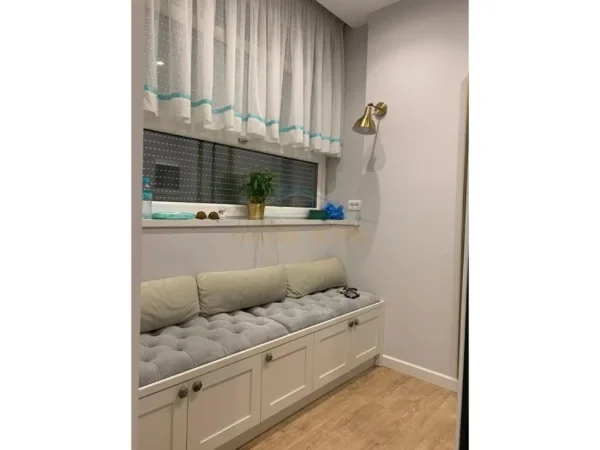 Tirane, jepet me qera apartament 2+1+2 Kati 2, 100 m² 1.200 € (LIQENI I THATE , Kompleksi FZ)