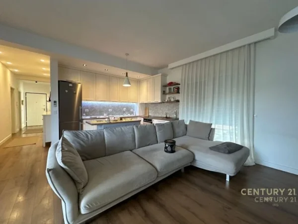 Tirane, shitet apartament 3+1 Kati 2, 124 m² 250.000 € 