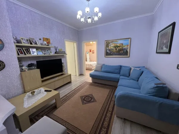 Tirane, jepet me qera apartament 2+1+Aneks+Ballkon Kati 8, 100 m² 580 € (Rr. Don Bosko te shk Qazim Turdiu)