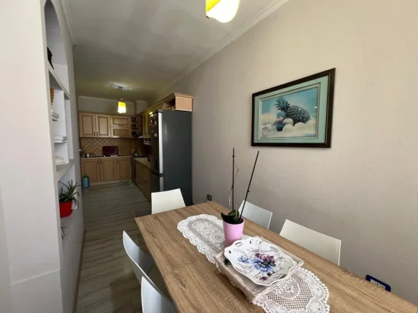 Tirane, jepet me qera apartament 2+1+Aneks+Ballkon Kati 8, 100 m² 580 € (Rr. Don Bosko te shk Qazim Turdiu)