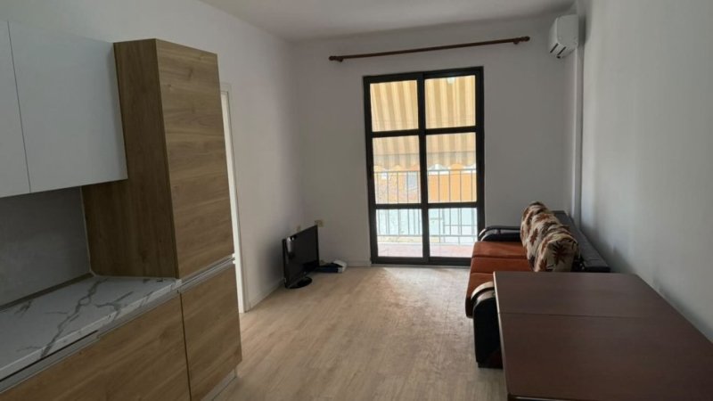 Tirane, jepet me qera apartament 2+1 Kati 2, 80 m² 550 € (5 MAJI)
