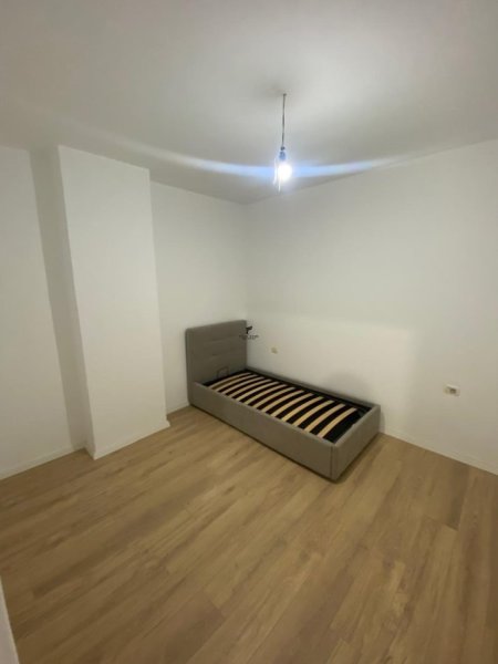 Tirane, jepet me qera apartament 2+1 Kati 2, 80 m² 550 € (5 MAJI)