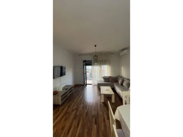 Tirane, jepet me qera apartament 2+1 Kati 6, 96 m² 650 € 