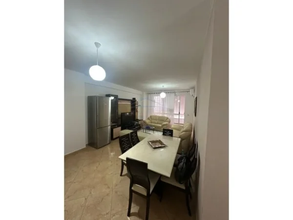Tirane, jepet me qera apartament 2+1 Kati 3, 100 m² 500 € (ASTIR)