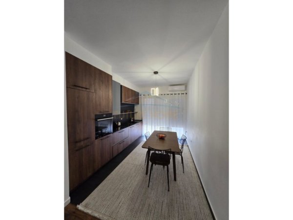 Tirane, jepet me qera apartament 2+1 Kati 3, 94 m² 1.100 € 