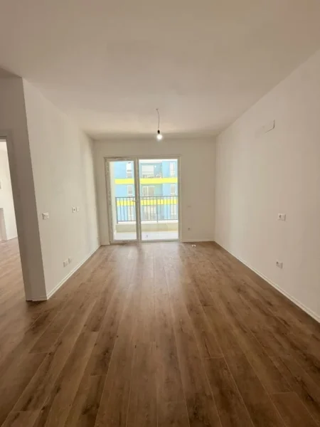 Tirane, shitet apartament 1+1+Ballkon Kati 3, 60 m² 76.000 € (Univers City)