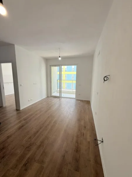 Tirane, shitet apartament 1+1+Ballkon Kati 3, 60 m² 76.000 € (Univers City)