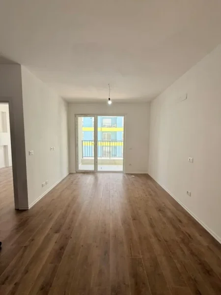 Tirane, shitet apartament 1+1+Ballkon Kati 3, 60 m² 76.000 € (Univers City)