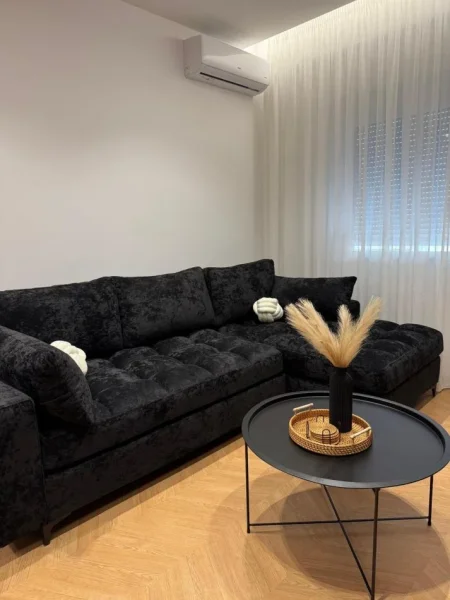 Tirane, jepet me qera apartament 1+1+Ballkon Kati 2, 70 m² 1.000 € (Kopshti Zoologjik)