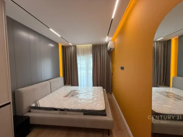 Tirane, jepet me qera 1+1 Kati 6, 76 m² 600 €